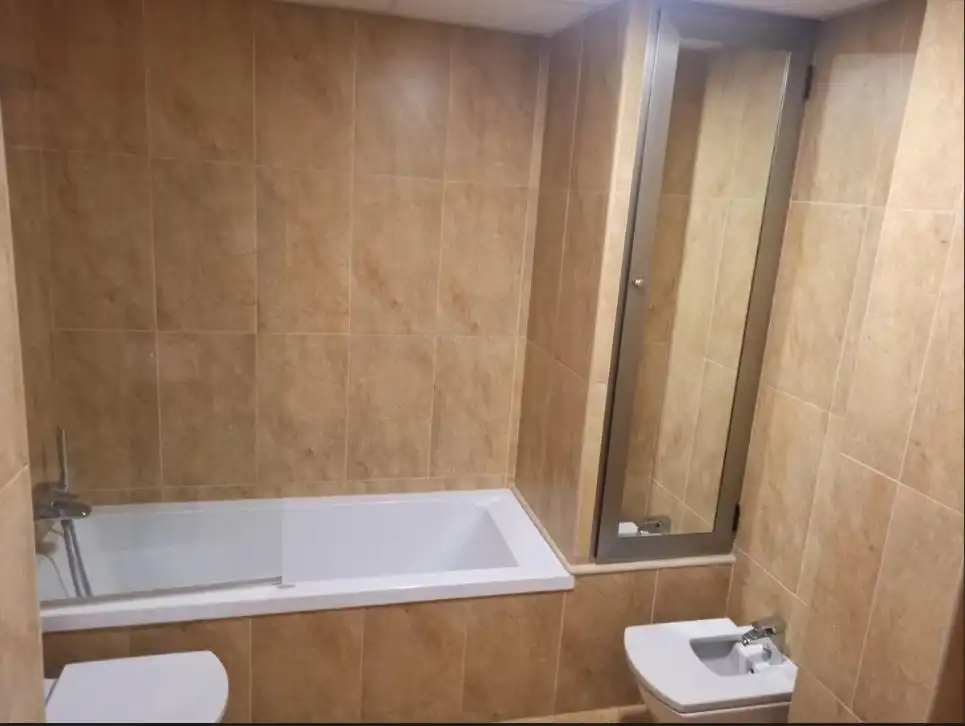 Badezimmer von Dachboden zum Verkauf in Benigànim mit Klimaanlage, Heizung und Terrasse