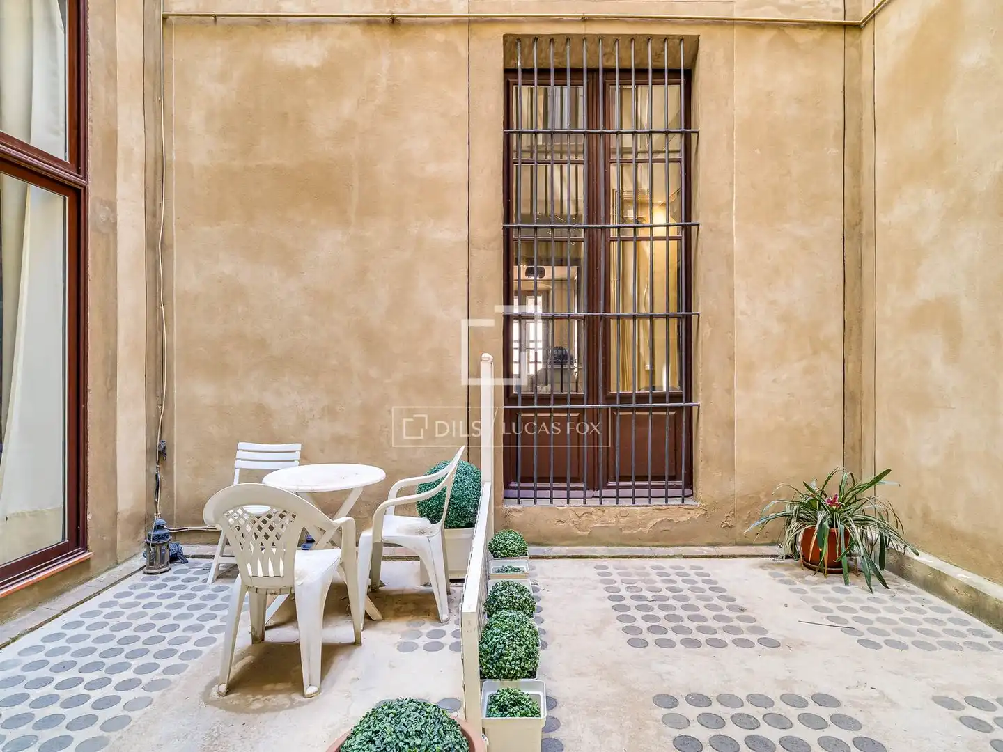 Vista exterior de Piso en venta en Barcelona con Aire acondicionado, Calefacción y Parquet