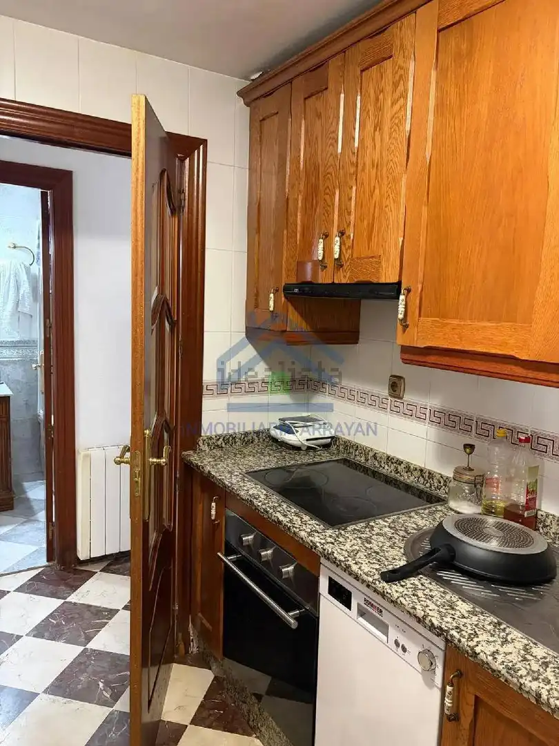 Küche von Wohnung zum Verkauf in Cenes de la Vega mit Klimaanlage, Heizung und Terrasse
