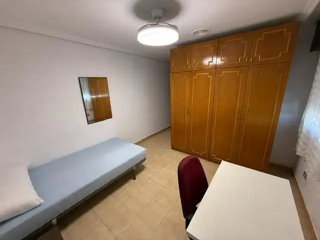Habitación de Piso de alquiler en Murcia con Aire acondicionado y Amueblado