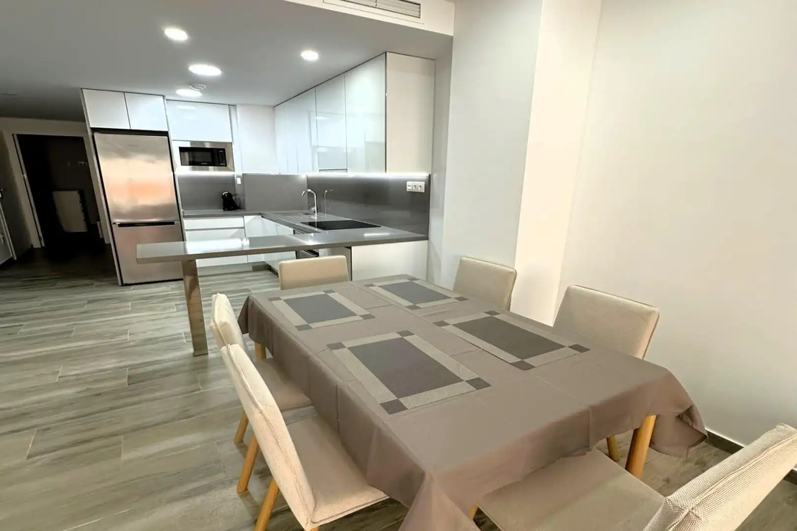 Apartamento con terraza en venta en Calle RAMON GALLUD 139, imagen 7