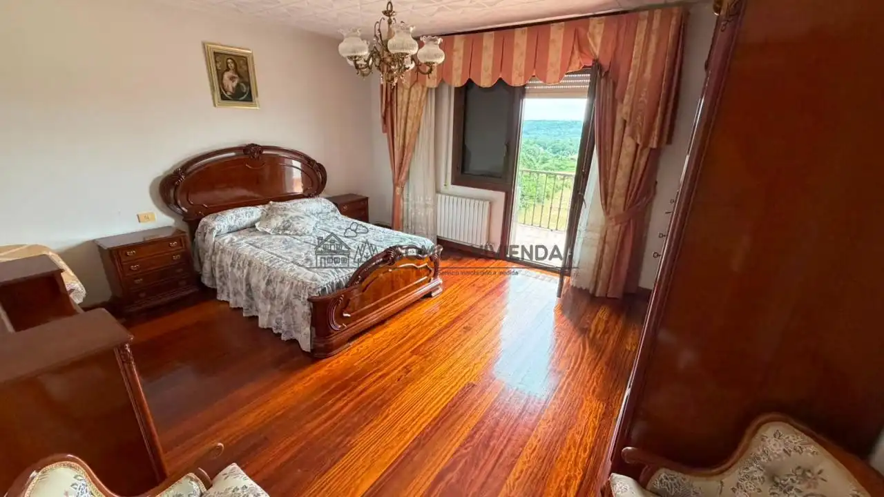 Dormitori de Casa o xalet en venda en O Pereiro de Aguiar  amb Calefacció, Jardí privat i Terrassa