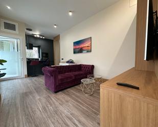 Sala d'estar de Apartament de lloguer en  Madrid Capital amb Aire condicionat, Calefacció i Parquet