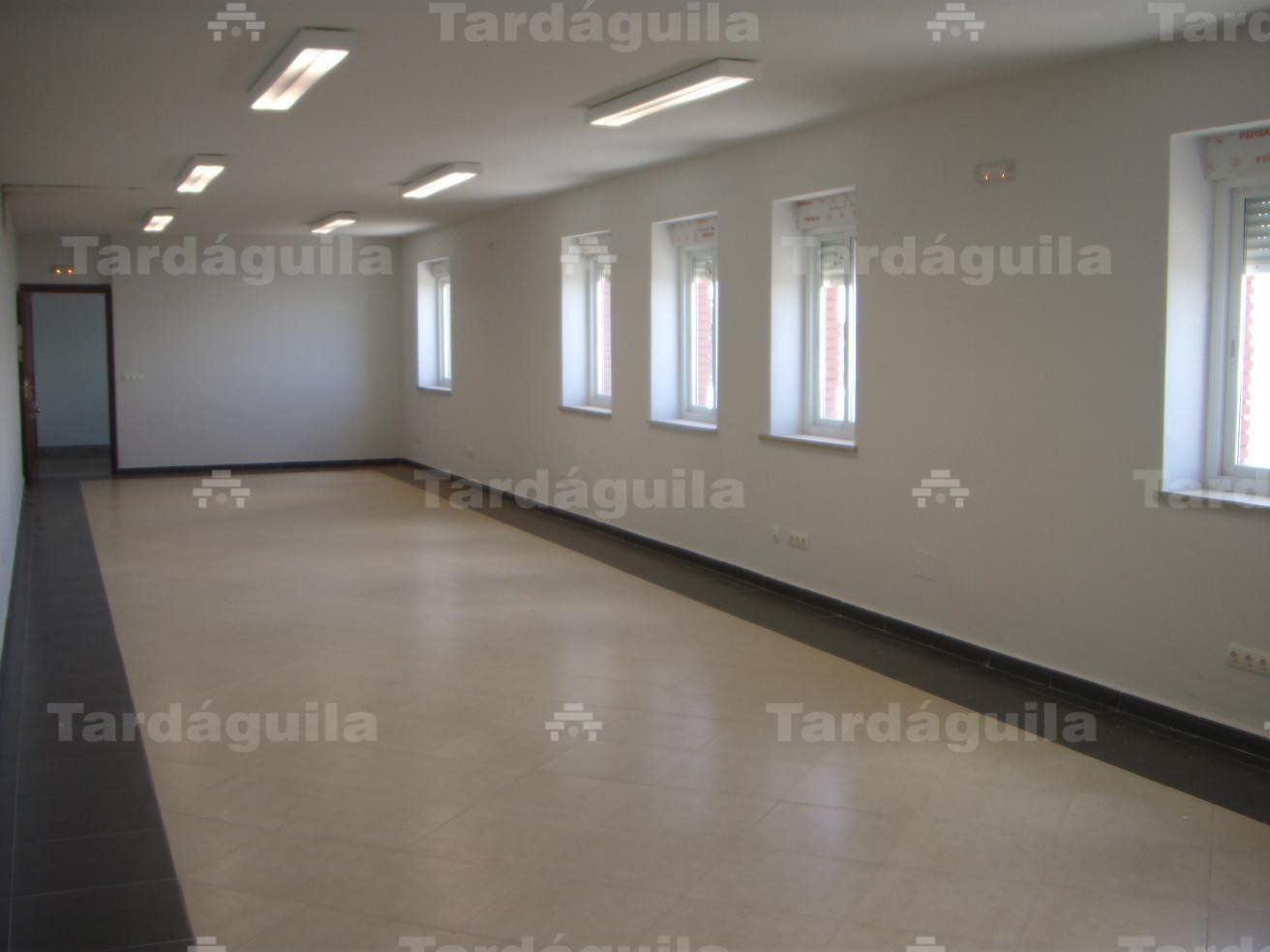 Büro miete in Villares de la Reina