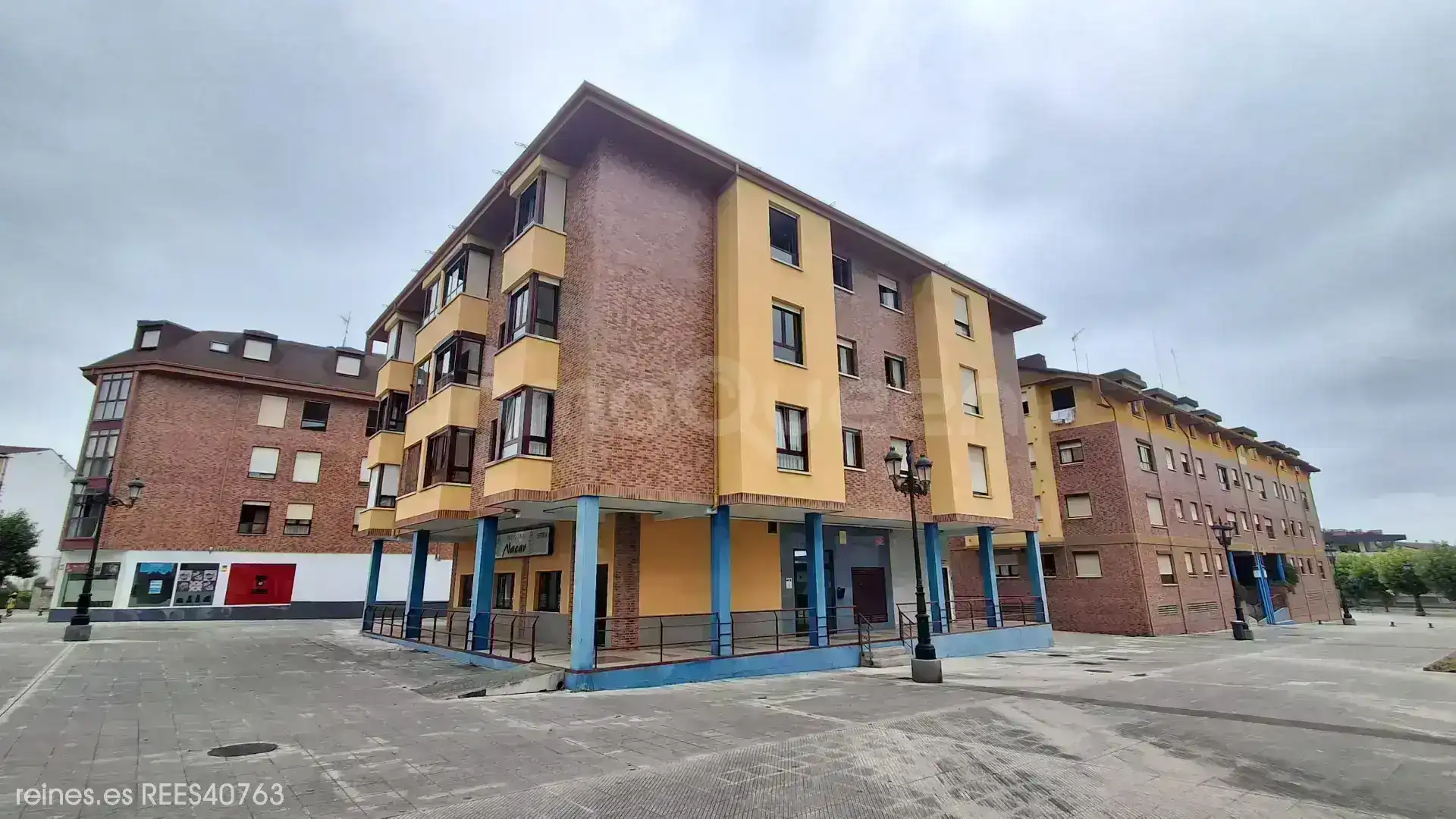 Vista exterior de Piso en venta en Oviedo 