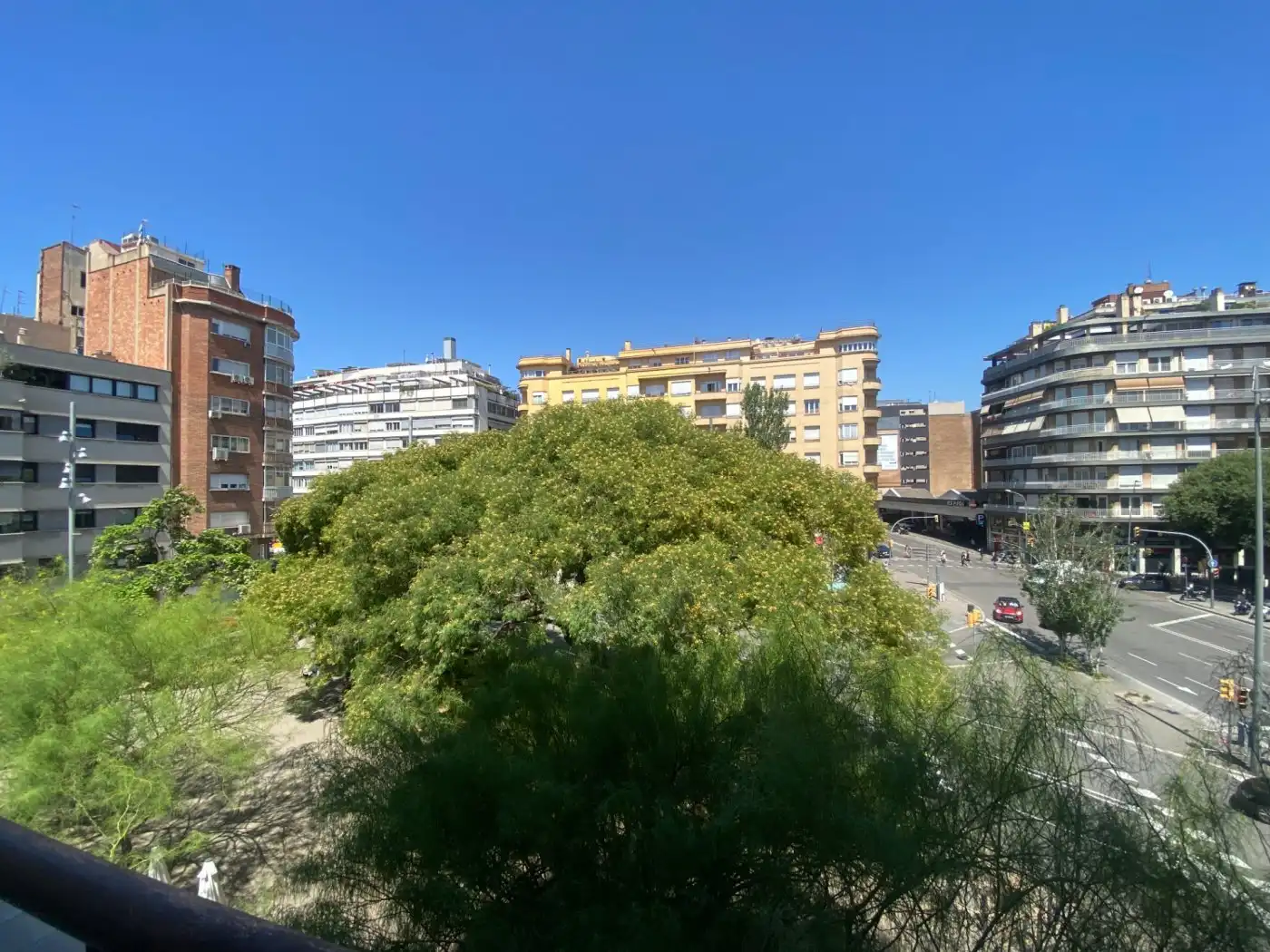 Vista exterior de Pis en venda en Barcelona amb Aire condicionat, Parquet i Balcó