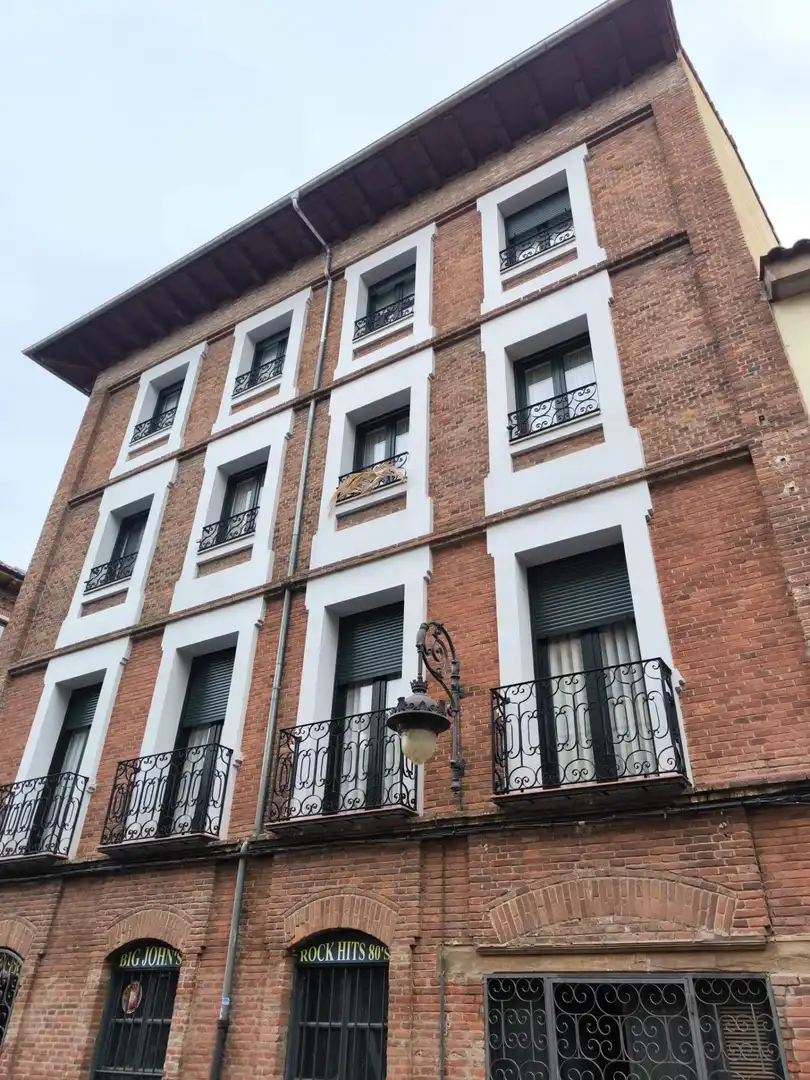 Exterior view of Attic for sale in León Capital   with Storage room