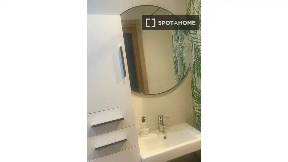 Badezimmer von Wohnung zur untervermieten in Erandio mit Klimaanlage, Heizung und Terrasse