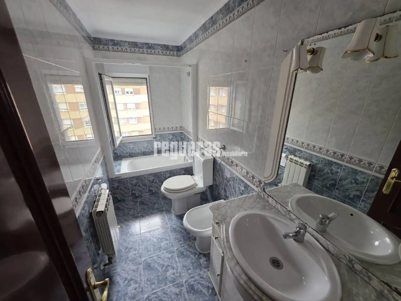Bathroom of Flat for sale in Castrillón  with Heating