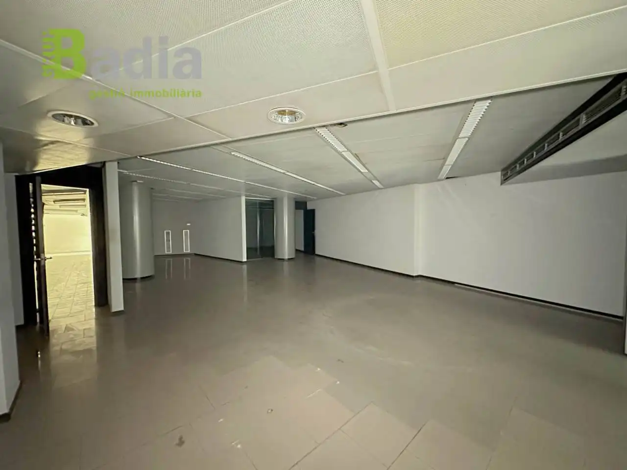 Local comercial en venda a Calle Maragall 17, imagen 3