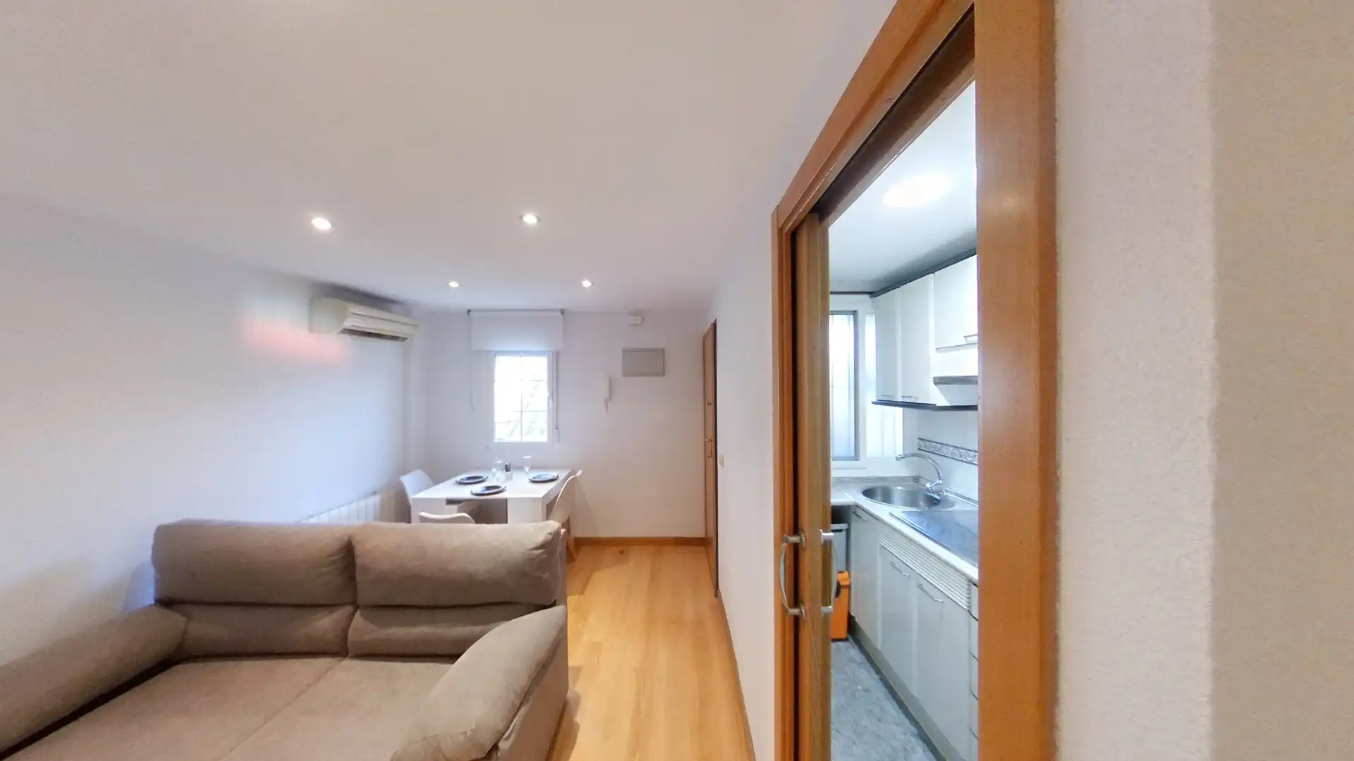 Piso de alquiler en  Madrid Capital con Aire acondicionado, Calefacción y Amueblado