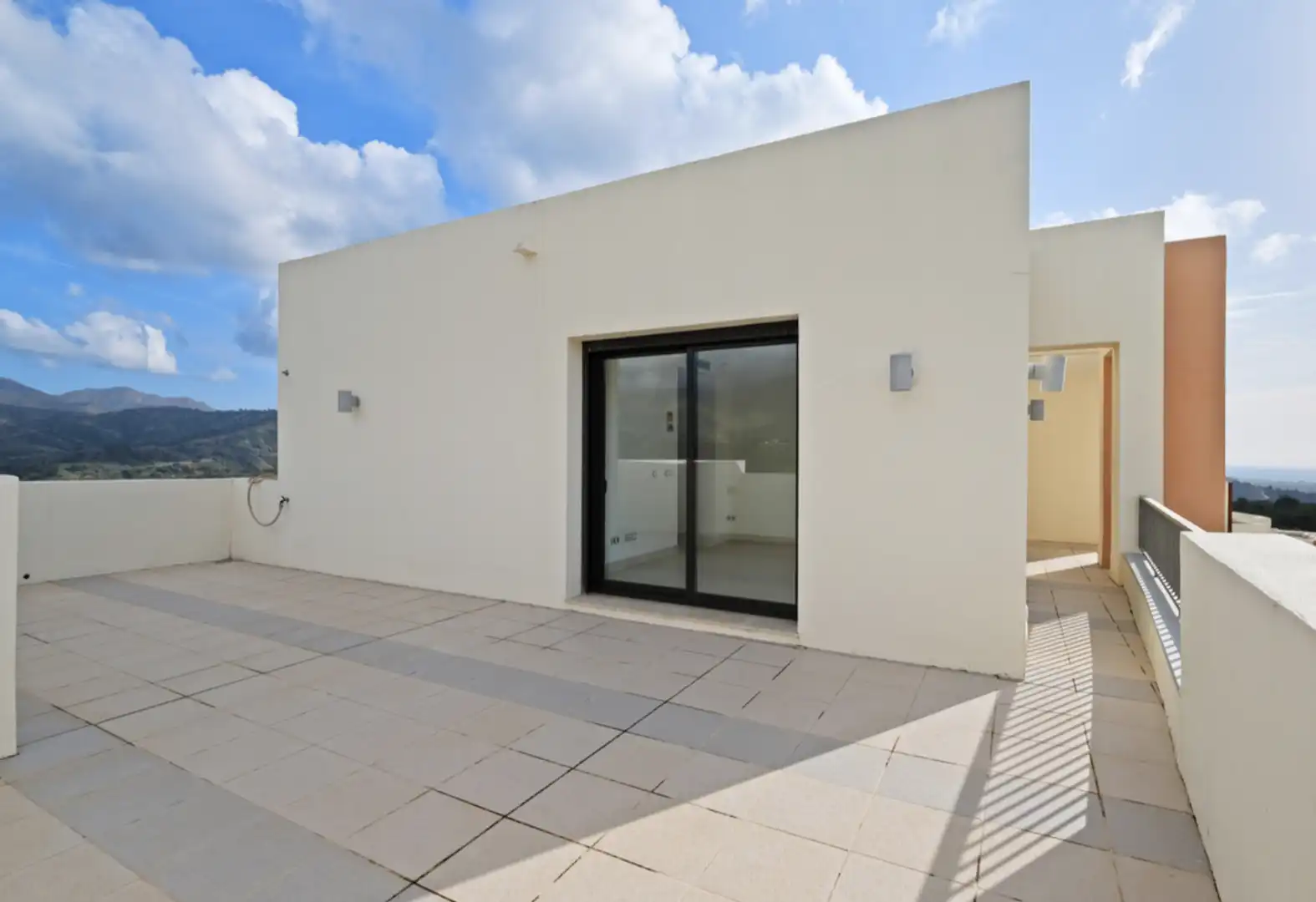 Dúplex con piscina en venta en Urbanizacion los Altos de los Monteros 11, imagen 17