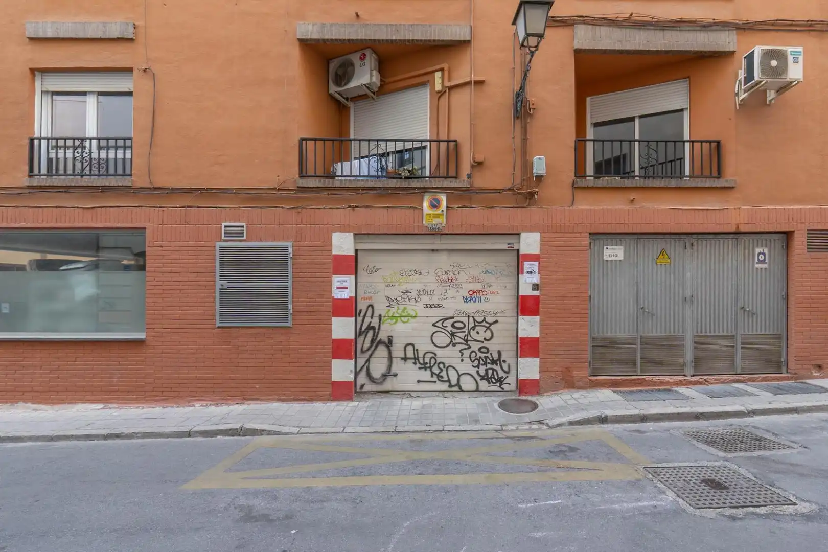 Vista exterior de Garatge en venda en Granada