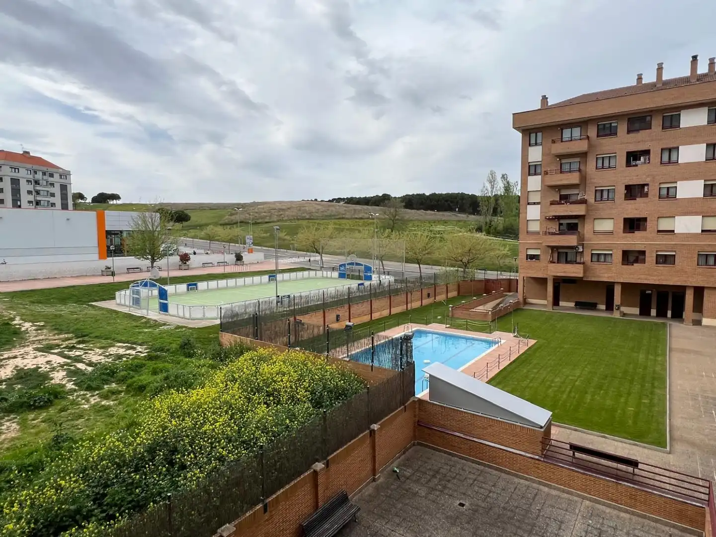 Swimming pool of Flat for sale in  Logroño  with Air Conditioner, Heating and Terrace