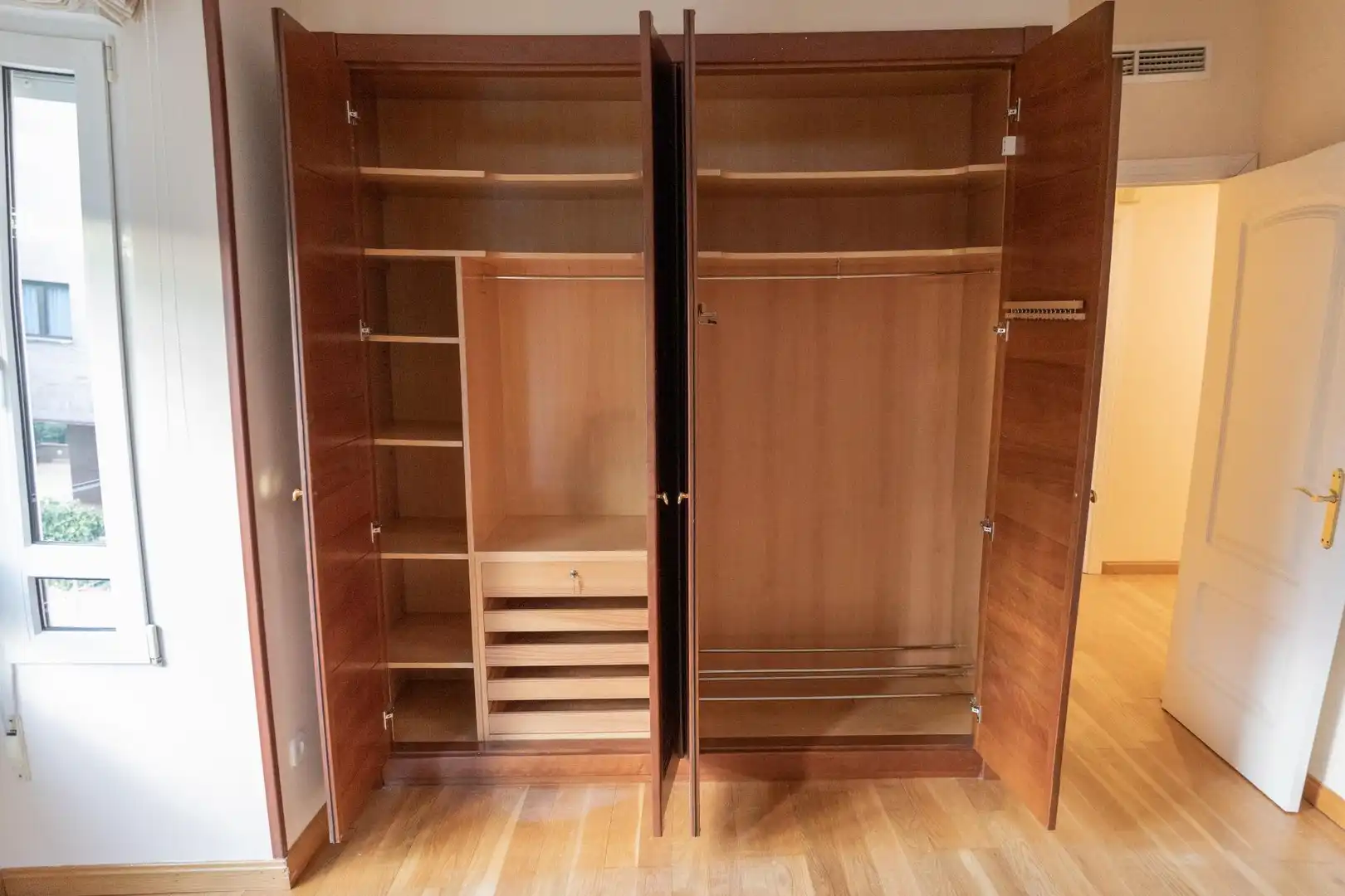 Schlafzimmer von Wohnung zum Verkauf in Madrid mit Klimaanlage, Heizung und Parkett