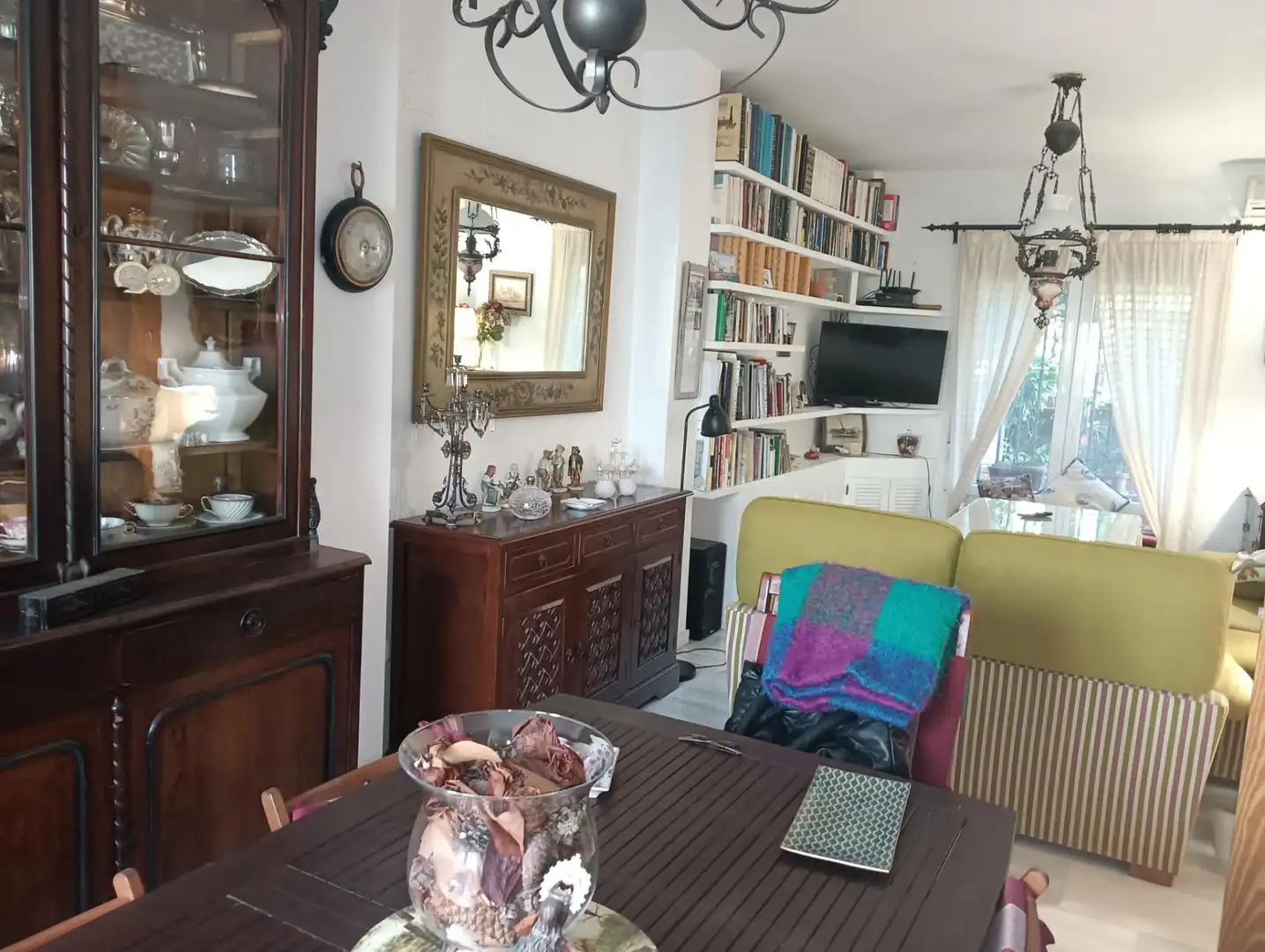 Menjador de Casa adosada en venda en Puerto Real amb Aire condicionat, Jardí privat i Terrassa