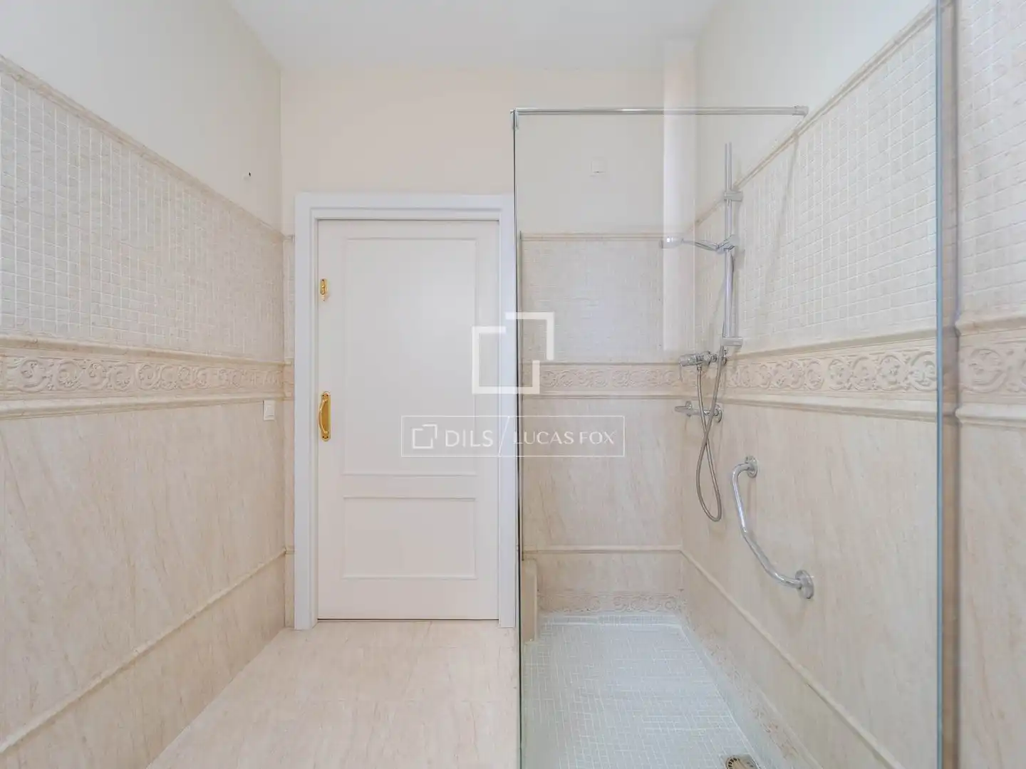 Badezimmer von Dachboden zur Miete in Valencia mit Klimaanlage, Heizung und Terrasse