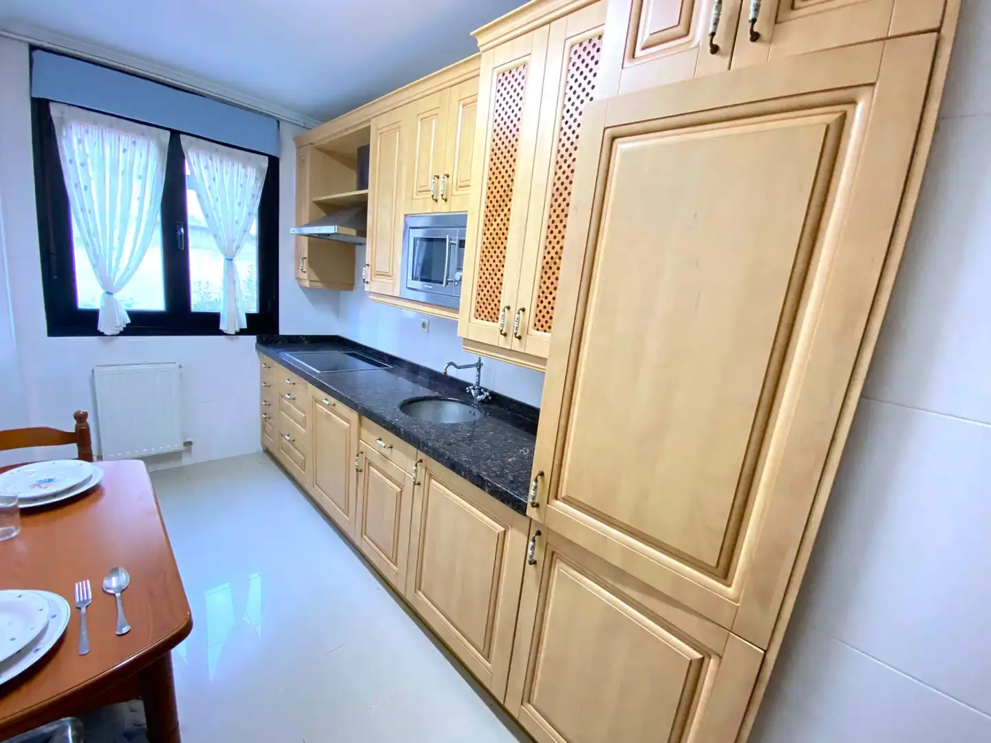 Cocina de Piso en venta en Castro-Urdiales con Calefacción, Jardín privado y Parquet