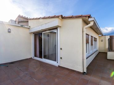 Duplex with balcony for sale in Centre - Sant Oleguer