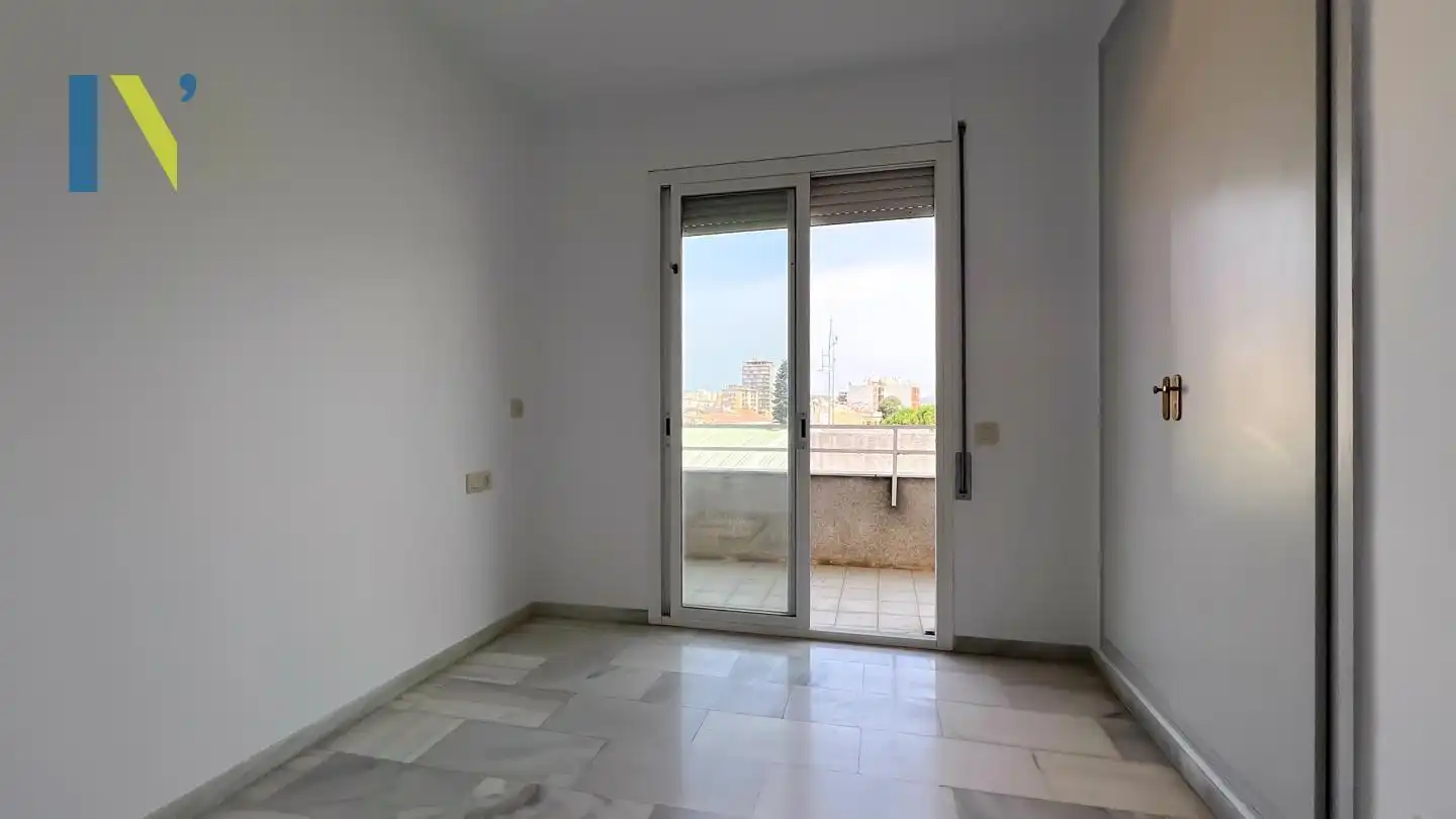 Dormitori de Àtic de lloguer en Girona amb Aire condicionat i Terrassa