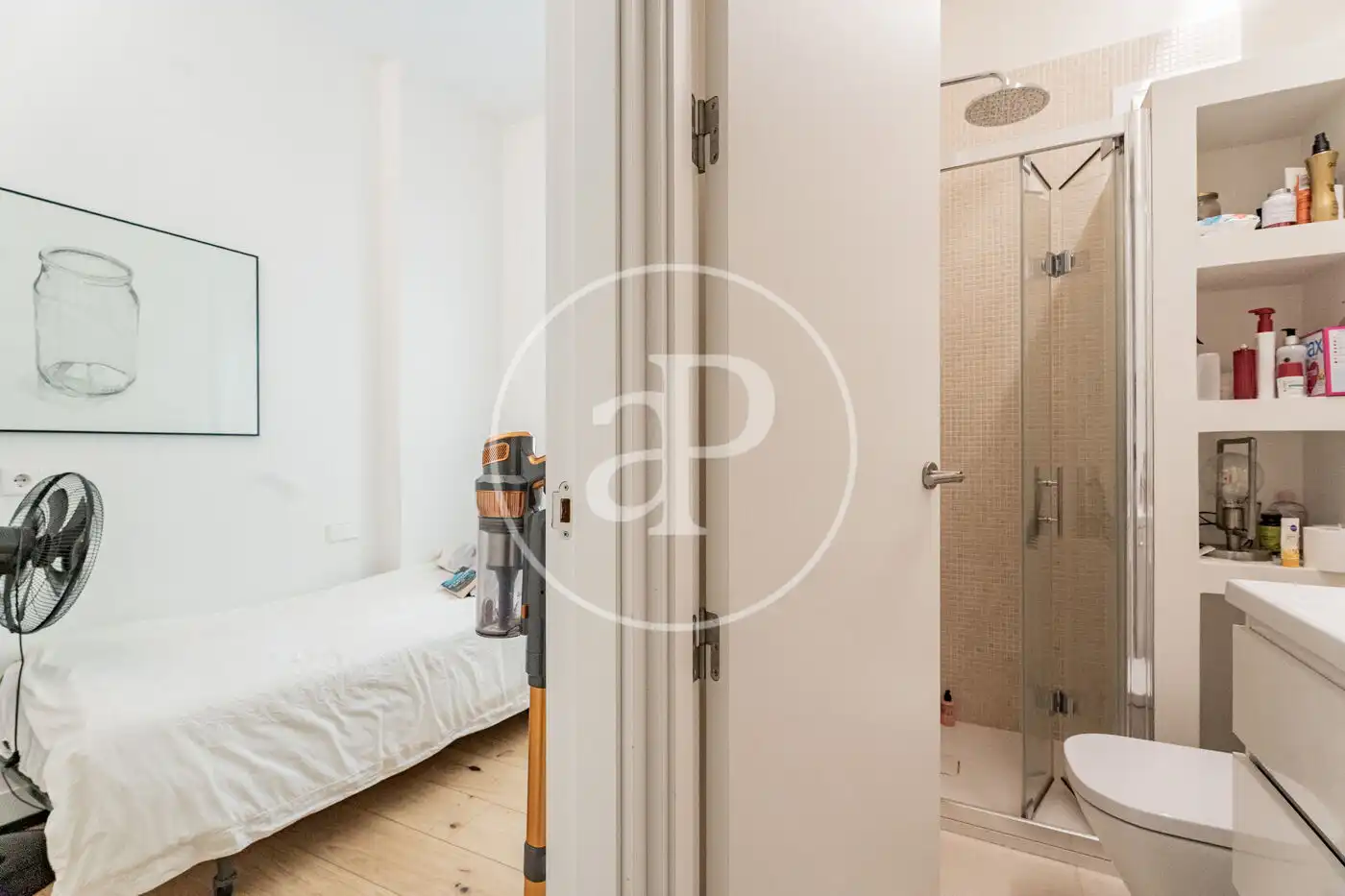 Habitación de Piso en venta en Madrid con Calefacción y Trastero