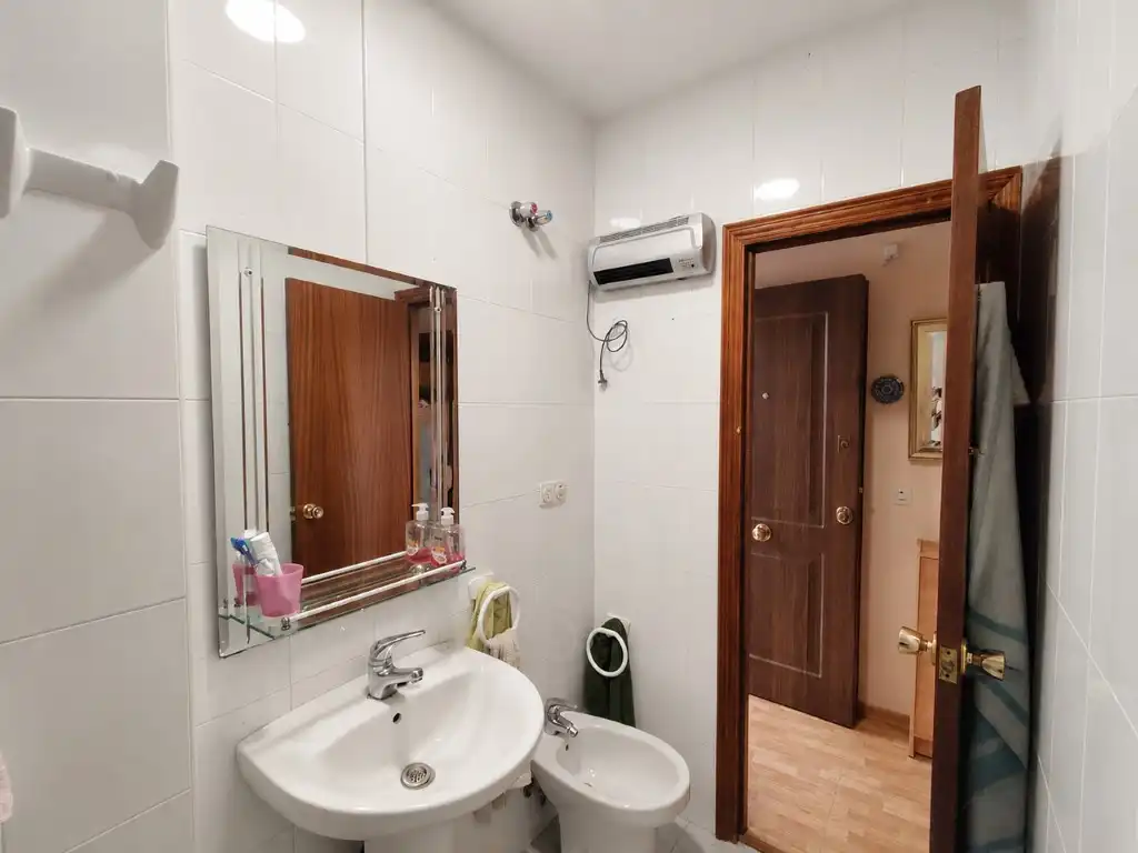 Baño de Ático en venta en Orihuela con Piscina comunitaria