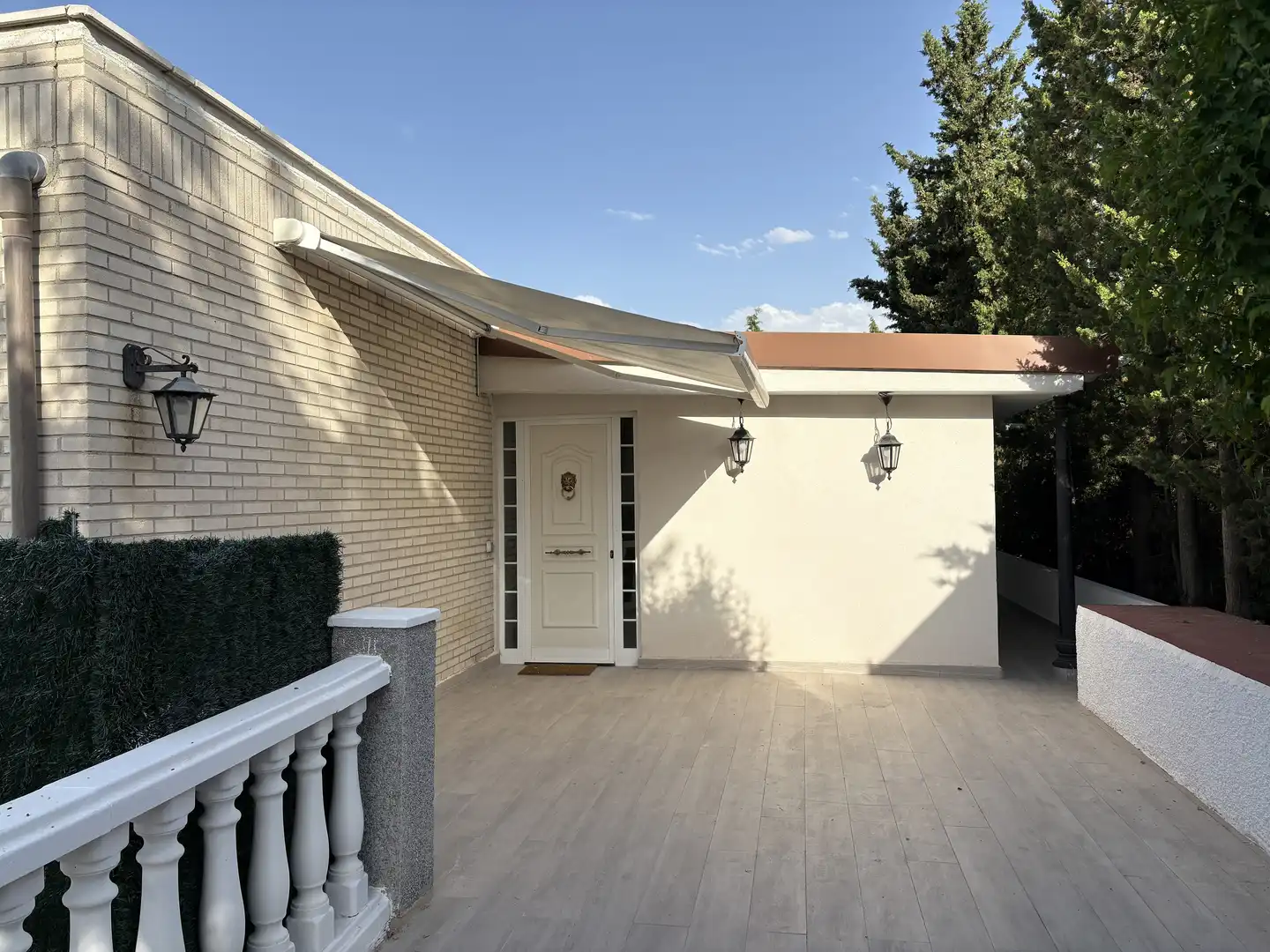 Vista exterior de Casa o xalet de lloguer en Boadilla del Monte amb Aire condicionat, Calefacció i Jardí privat