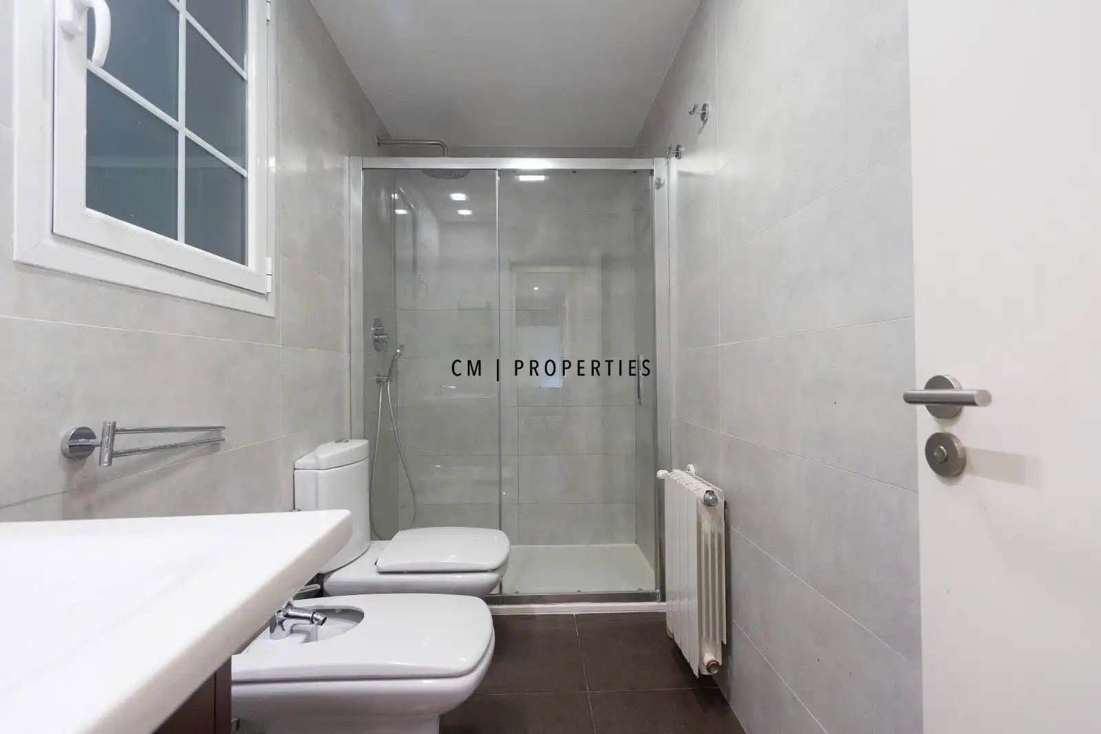 Baño de Piso de alquiler en Valencia con Aire acondicionado, Calefacción y Parquet