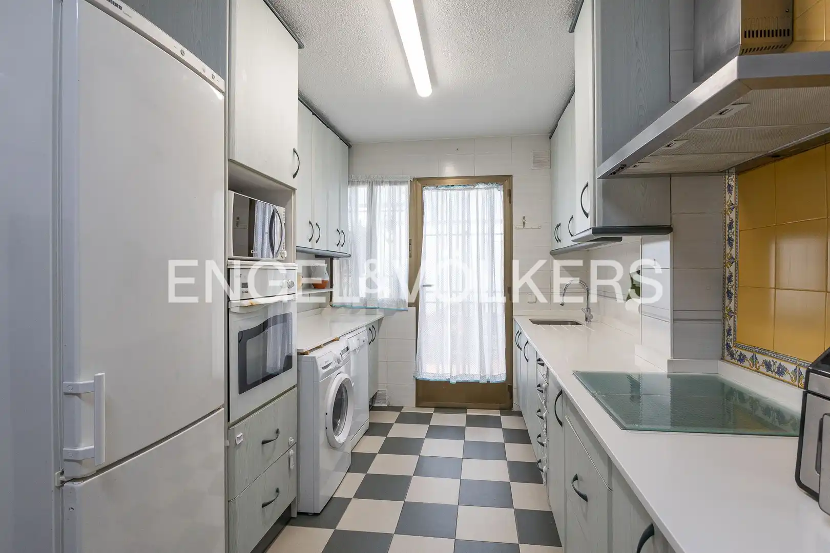 Cocina de Casa o chalet en venta en Pozuelo de Alarcón con Aire acondicionado, Calefacción y Jardín privado