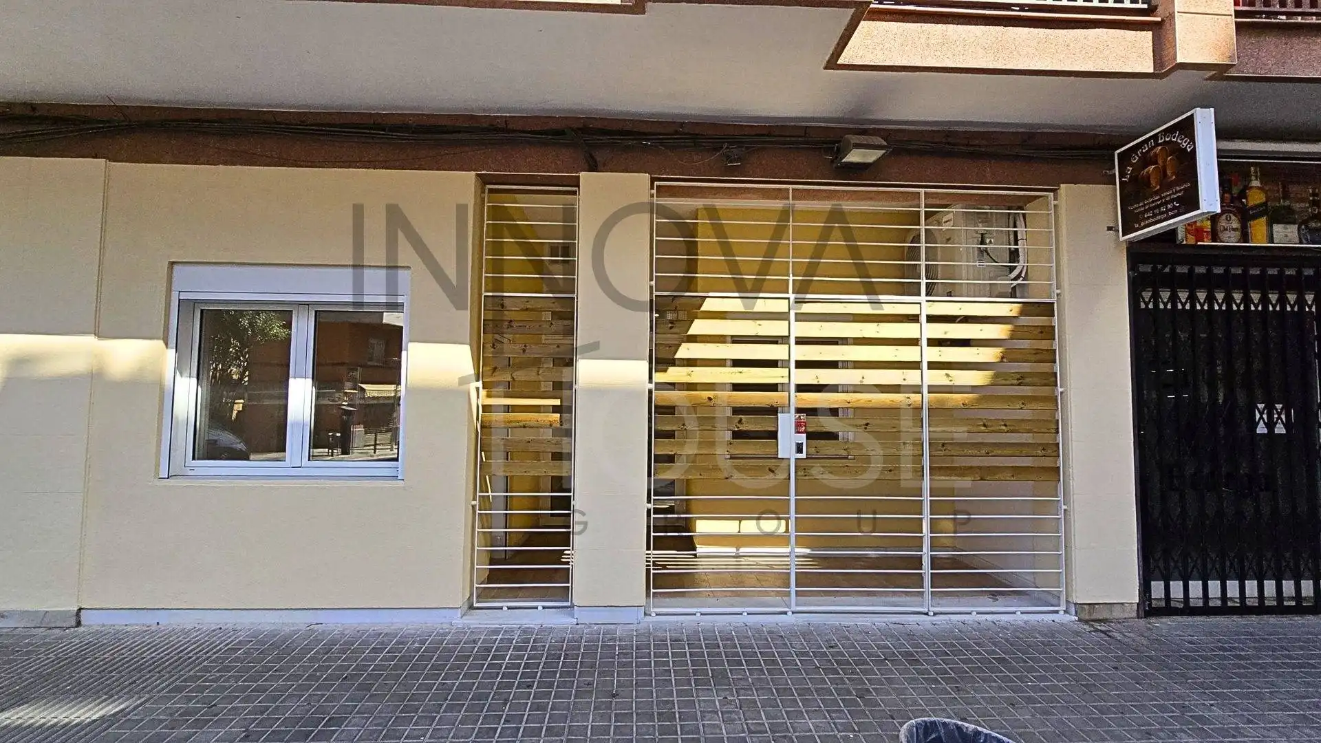 Planta baja en venta en Carrer de les Aigües del Llobregat, La Florida
