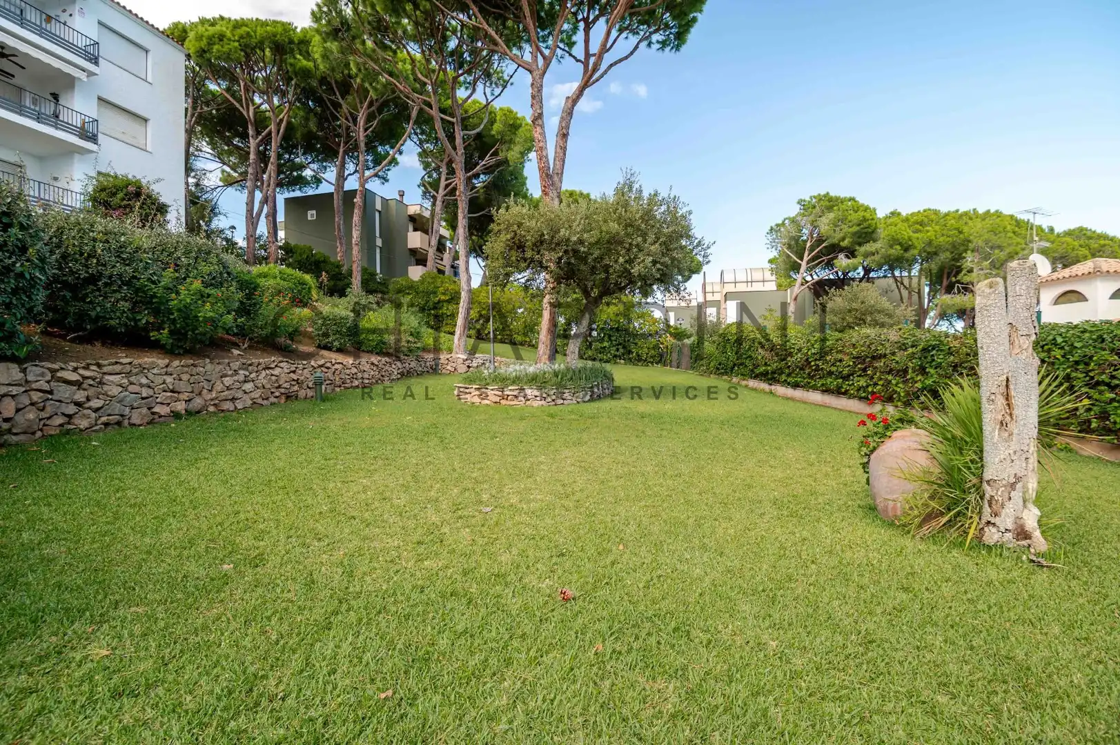 Jardín de Piso en venta en Palafrugell con Terraza y Piscina comunitaria