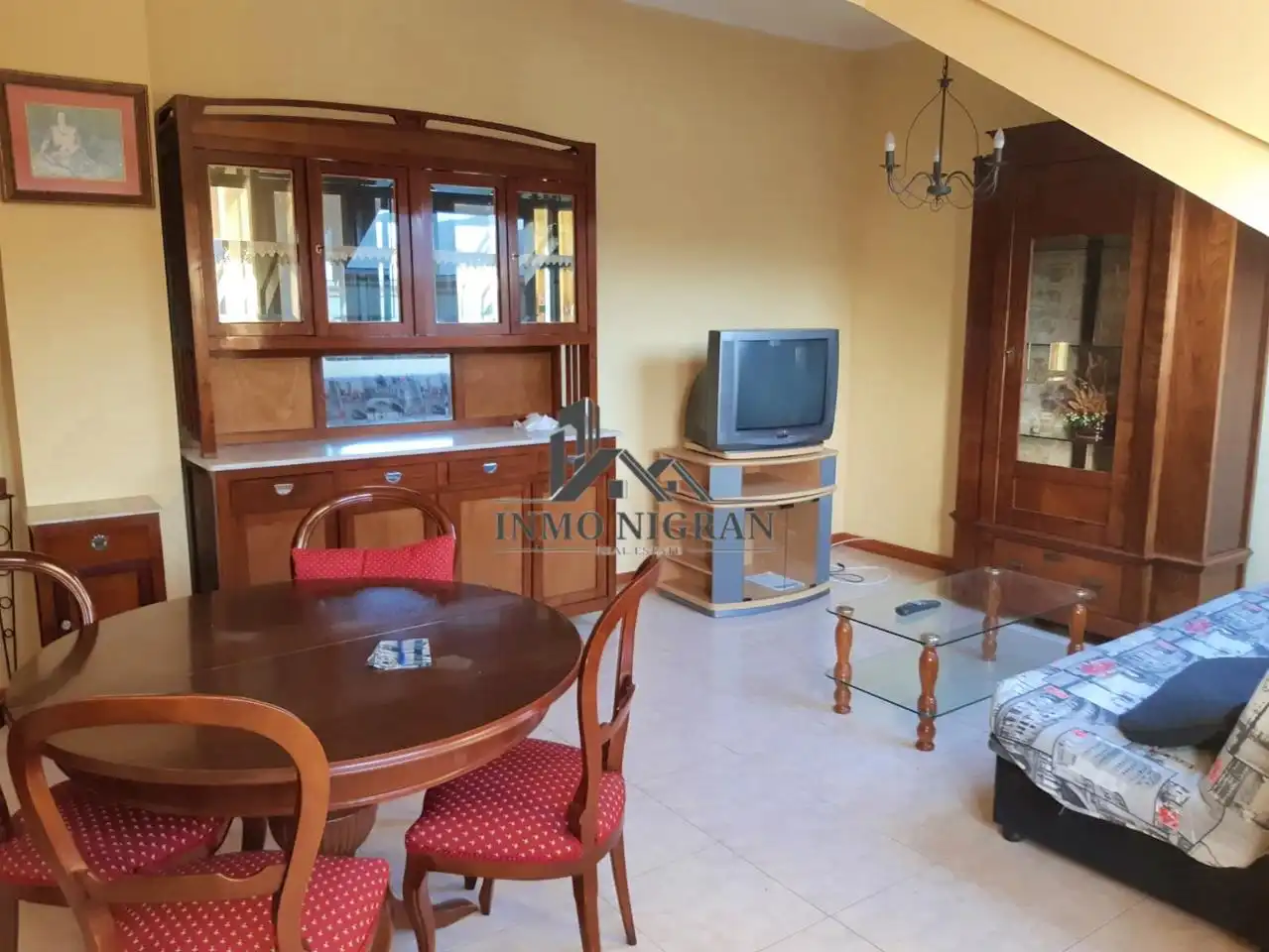 Wohnzimmer von Wohnungen zur Miete in Nigrán mit Möbliert