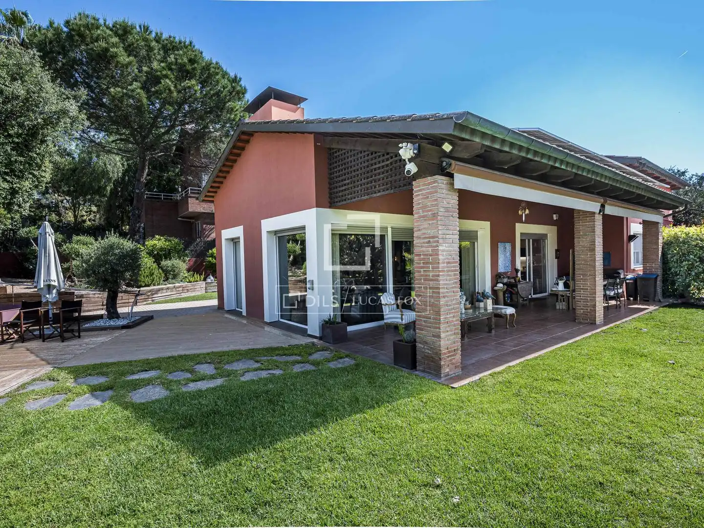Jardí de Casa o xalet en venda en Sant Cugat del Vallès amb Aire condicionat, Calefacció i Jardí privat