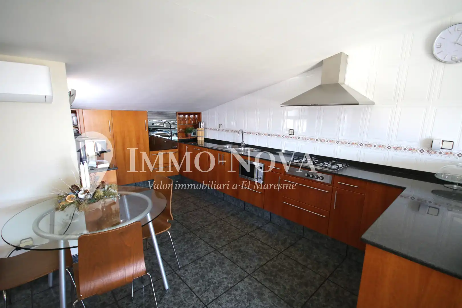 Dúplex en venta en Mataró con Calefacción, Terraza y Amueblado