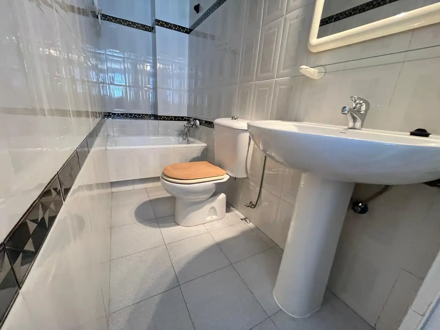 Badezimmer von Haus oder Chalet zum Verkauf in Dos Hermanas mit Terrasse, Abstellraum und Balkon