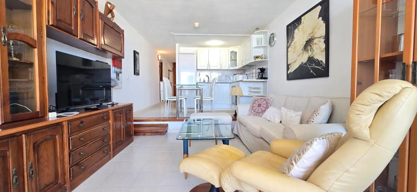Sala de estar de Apartamento de alquiler en San Bartolomé de Tirajana con Amueblado, Balcón y Piscina comunitaria