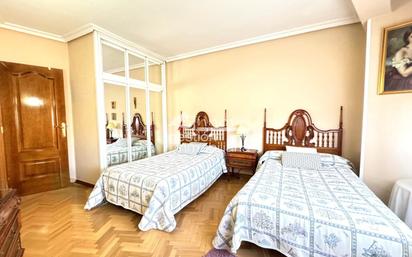 Bedroom of Flat for sale in Segovia Capital  with Heating, Terrace and Furnished