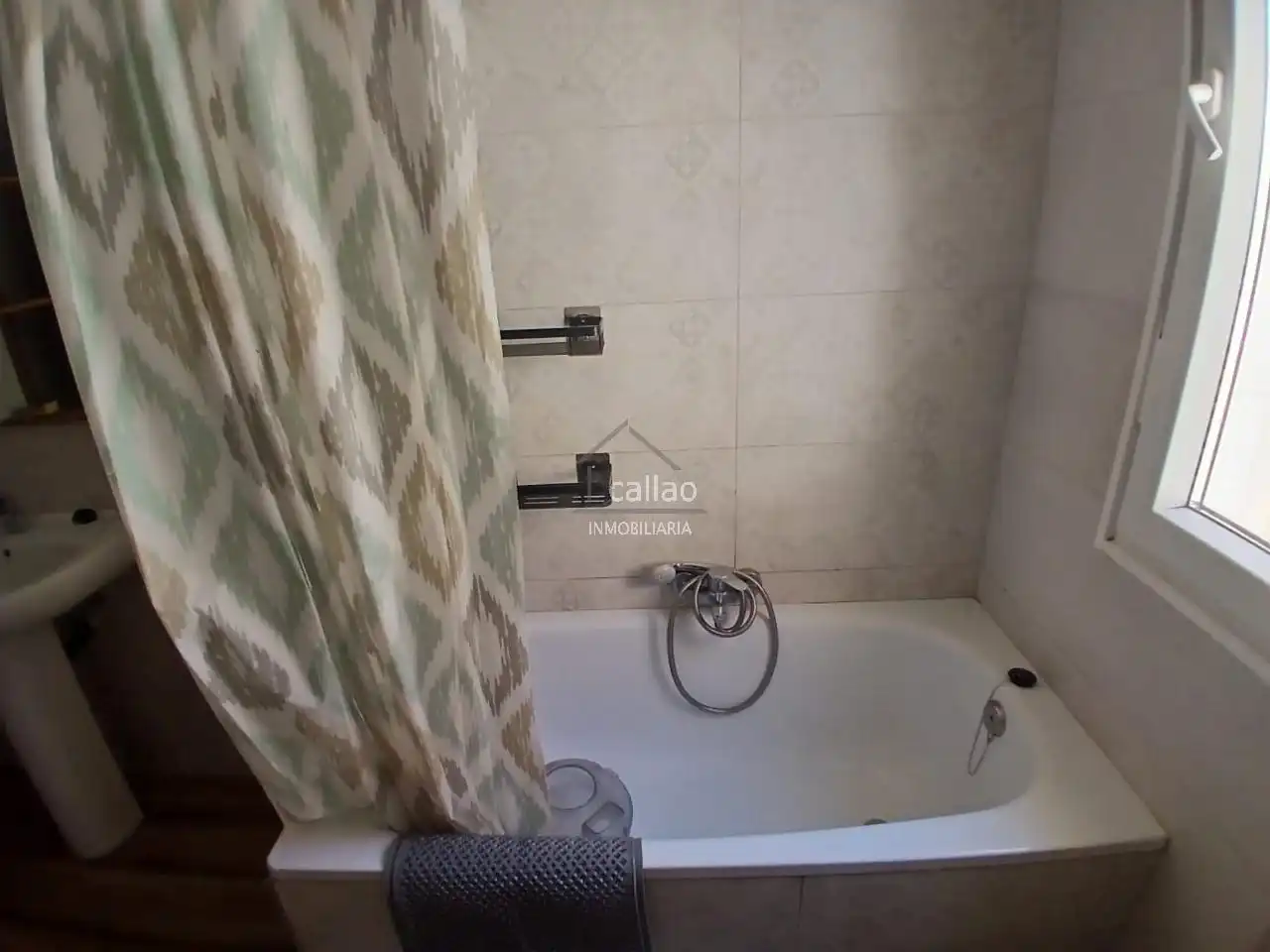 Baño de Piso de alquiler en Ferrol con Calefacción y Amueblado