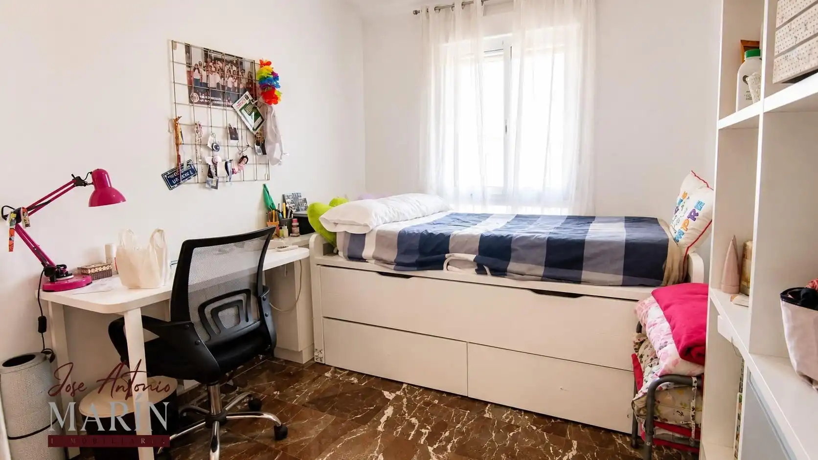 Schlafzimmer von Dachboden zum Verkauf in Badajoz mit Klimaanlage, Heizung und Abstellraum