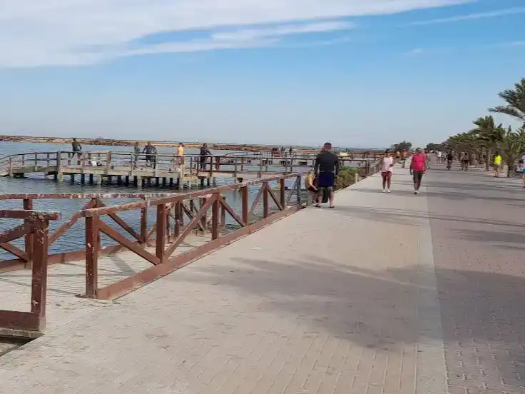 Vista exterior de Pis en venda en San Pedro del Pinatar amb Aire condicionat