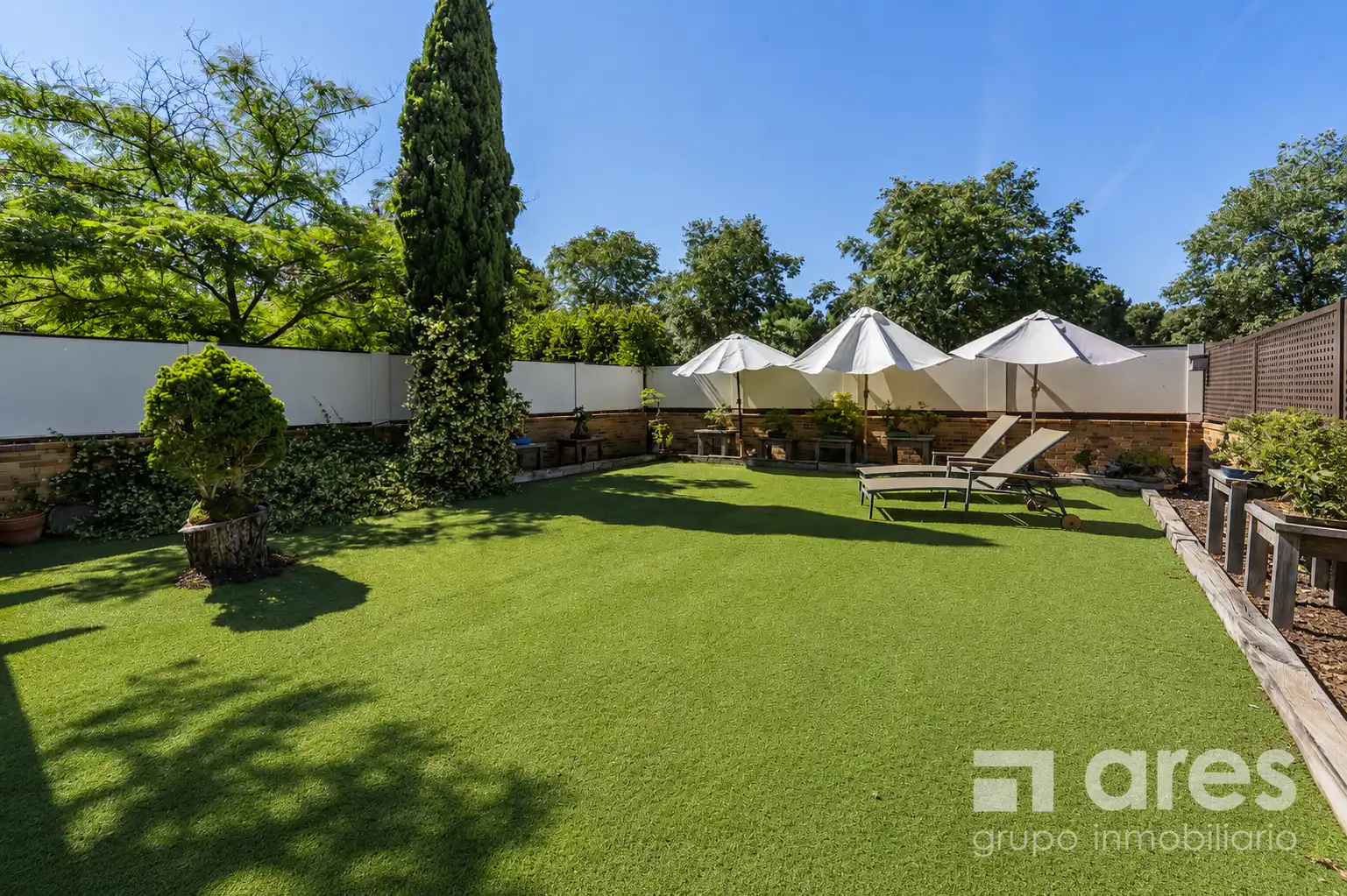 Jardí de Casa o xalet en venda en Las Rozas de Madrid amb Aire condicionat, Calefacció i Jardí privat