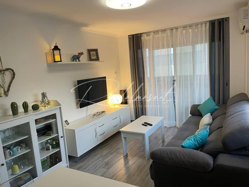Living room of Flat for sale in Salou  with Air Conditioner, Parquet flooring and Terrace