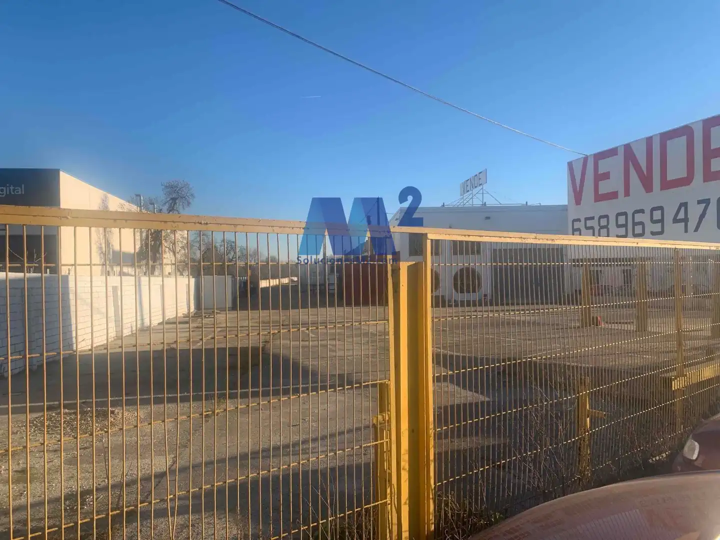 Vista exterior de Nave industrial en venta en Madrid
