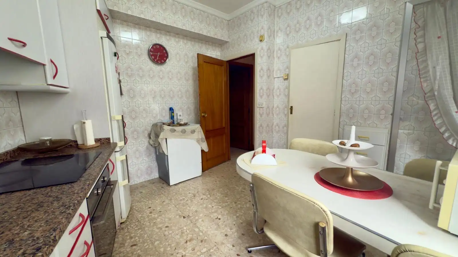 Kitchen of Flat for sale in Ourense Capital   with Heating, Storage room and Furnished