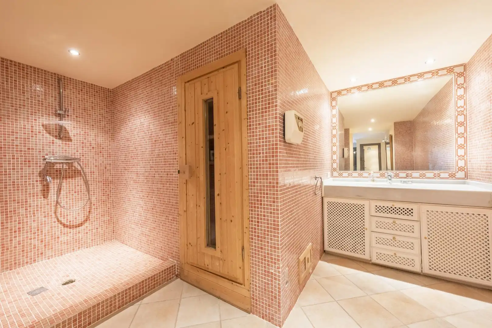 Detached house with pool for sale in Nueva Andalucía, imagen 21