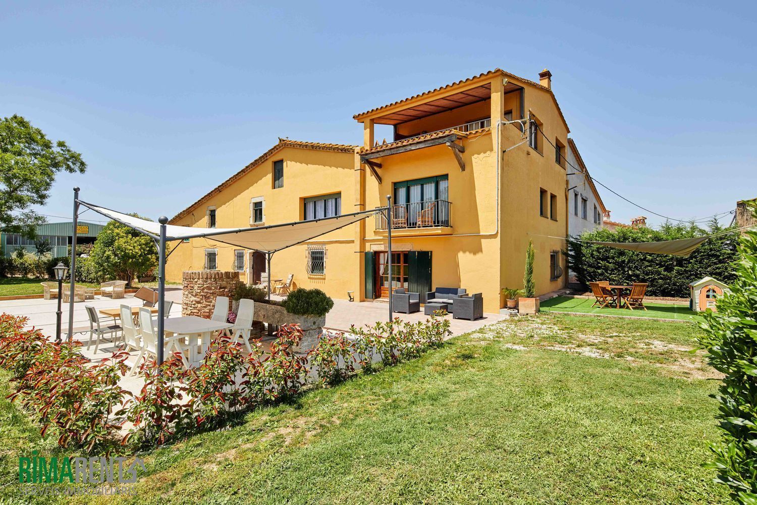 Country house for sale