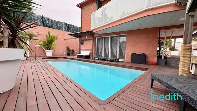 Piscina de Casa o xalet en venda en Cunit amb Aire condicionat, Calefacció i Jardí privat