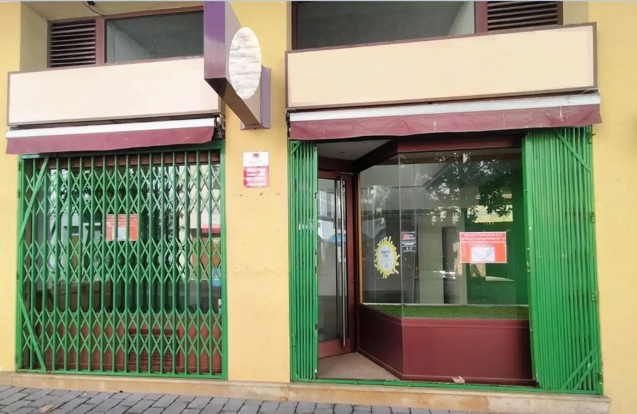 Locale commerciale in affitto a Centre