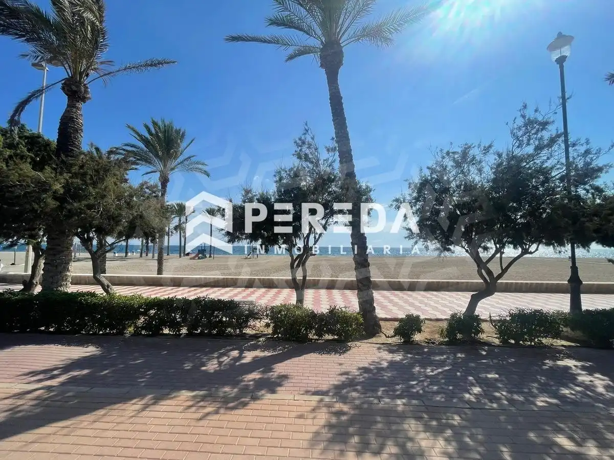Wohnungen zum Verkauf in Roquetas de Mar mit Terrasse, Möbliert und Gemeinschaftspool
