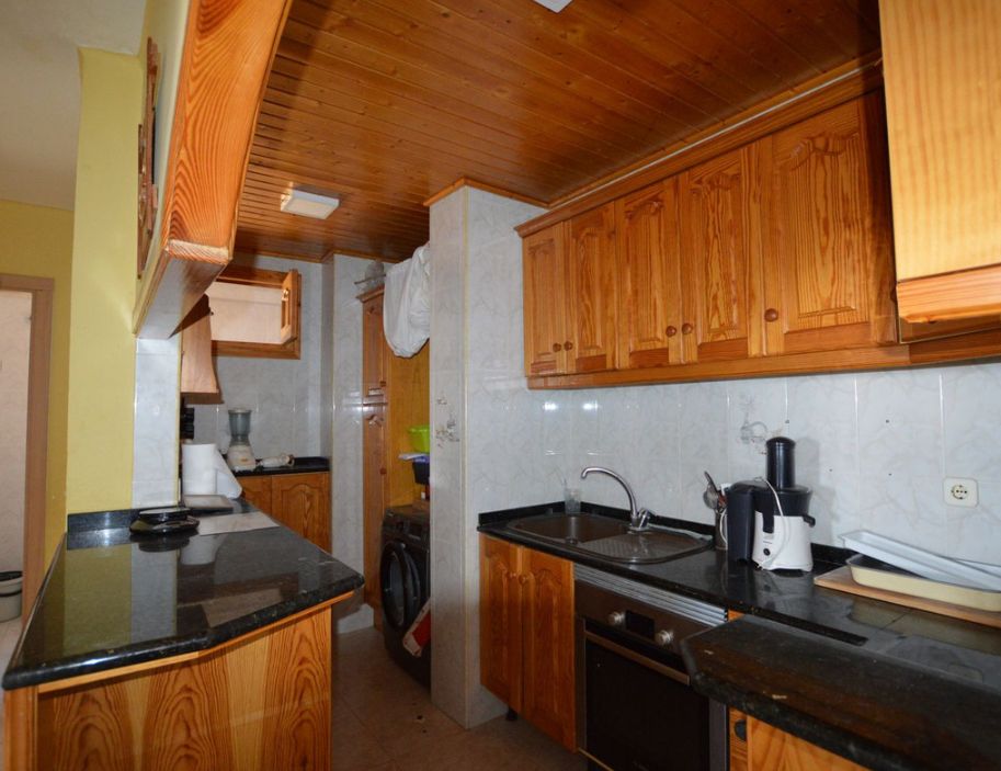 Kitchen of Flat for sale in Fuengirola  with Terrace, Furnished and Oven